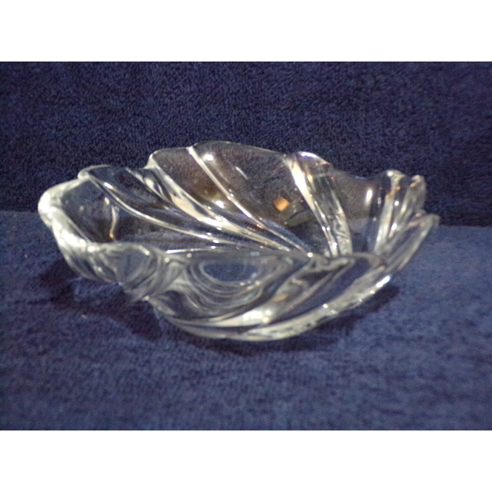 Mikasa Clear Glass Swirl Pattern Square Candy Dish Decorative SquareServing Dish